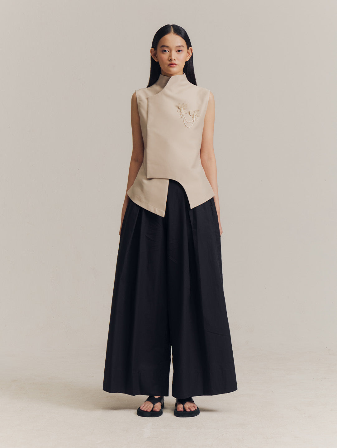 Suri Sleeveless Top in Bone