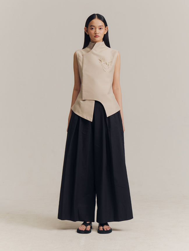 Suri Sleeveless Top in Bone
