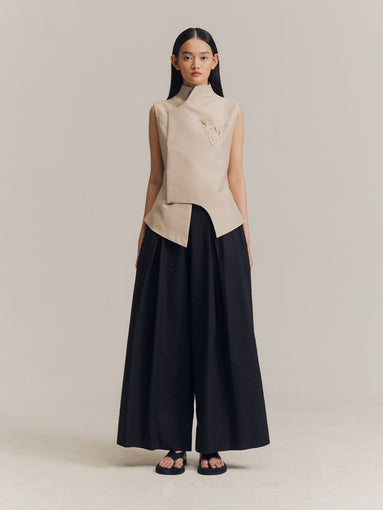 Suri Sleeveless Top in Bone
