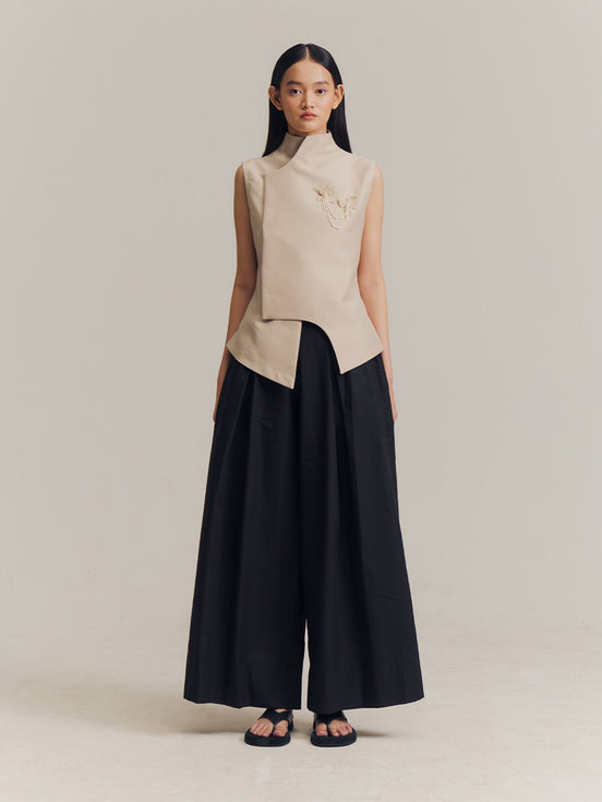 Suri Sleeveless Top in Bone