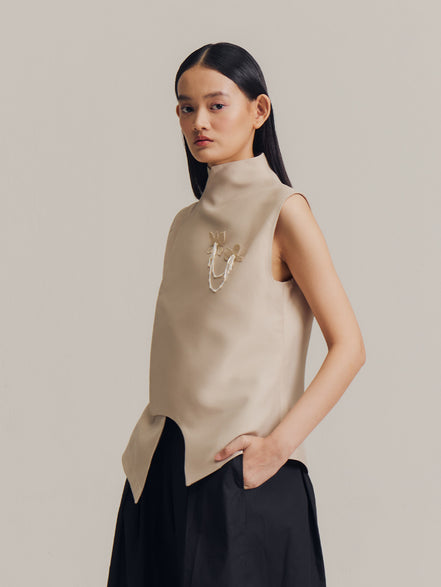 Suri Sleeveless Top in Bone