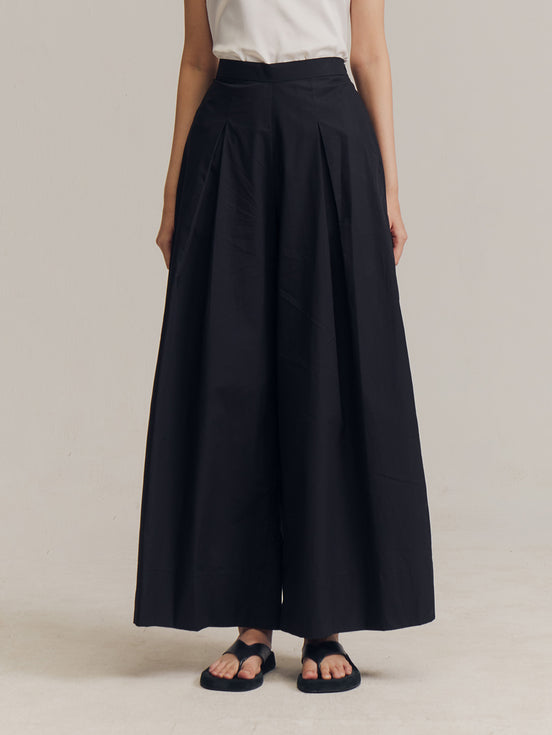Sundari Pants in Black