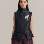 Suri Sleeveless Top in Black