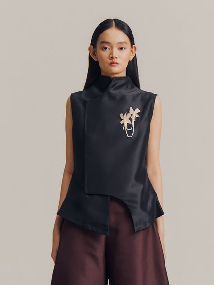Suri Sleeveless Top in Black