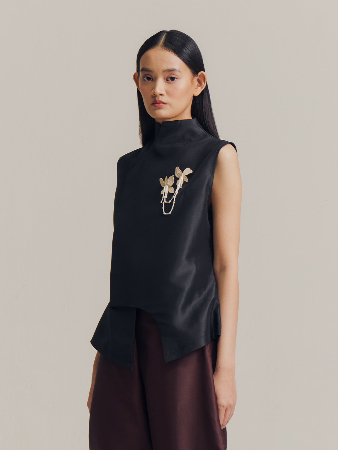Suri Sleeveless Top in Black