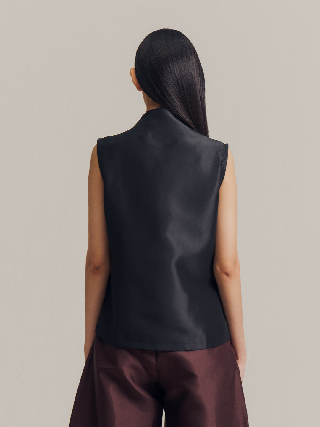 Suri Sleeveless Top in Black